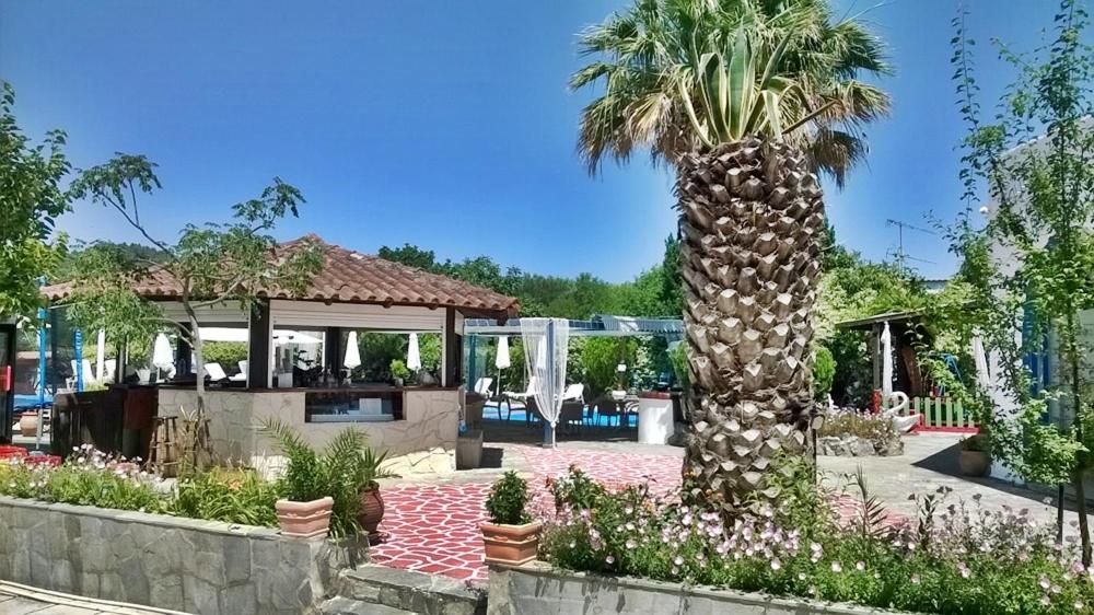 פורקה Aquarius Hotel מראה חיצוני תמונה