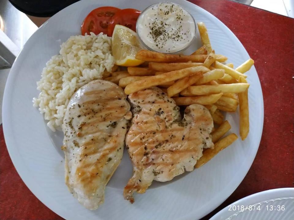 פורקה Aquarius Hotel מראה חיצוני תמונה