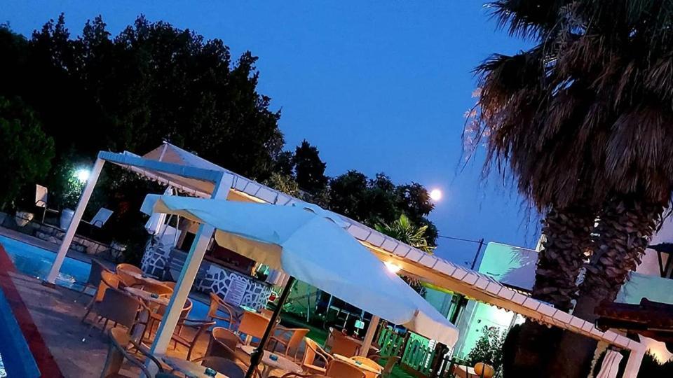 פורקה Aquarius Hotel מראה חיצוני תמונה
