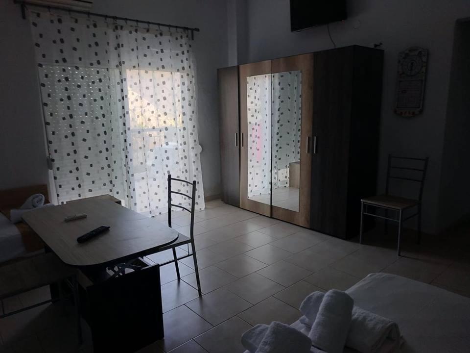 פורקה Aquarius Hotel מראה חיצוני תמונה