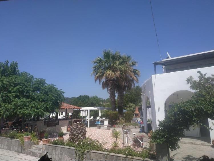 פורקה Aquarius Hotel מראה חיצוני תמונה